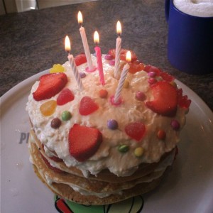 Geburtstagspfannkuchen Torte